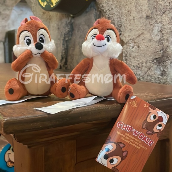 Disney Parks Chip & Dale Shoulder Pal Magnet Plush Set Of Two New - Picture 2 of 2